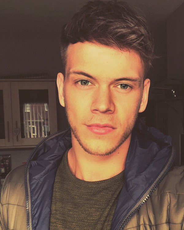 Is This the First Pic of Harry Styles' New Haircut?!  E! News Is This the First Pic of Harry Styles' New Haircut?!  E! News